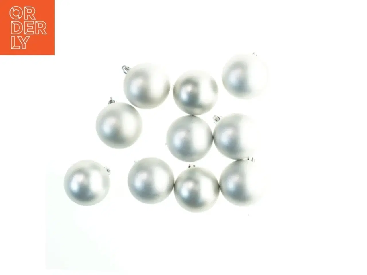 Billede 1 - Sæt med sølvfarvede julekugler (str. Ø 6 cm)