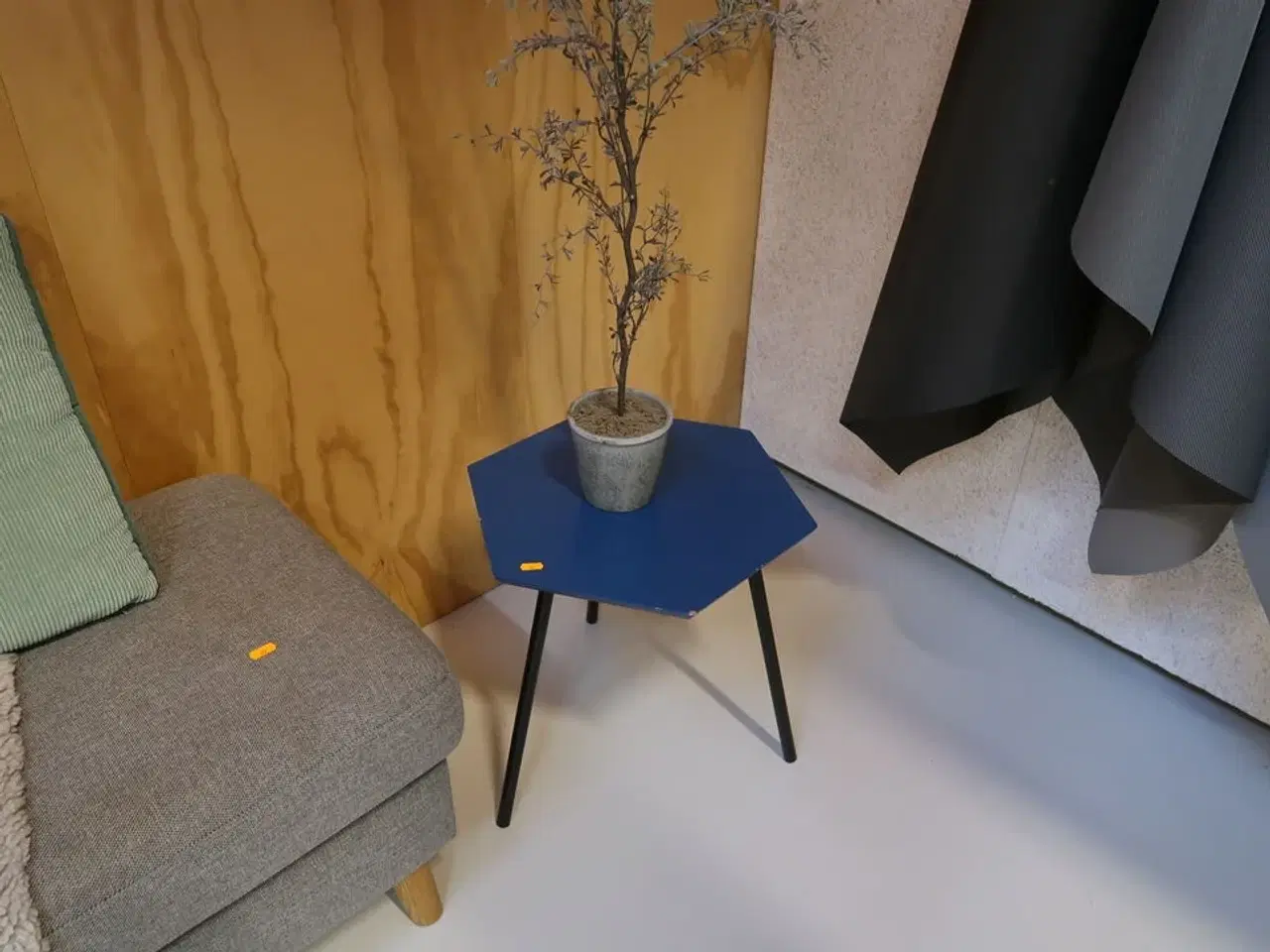 Billede 4 - 2 stk. puf, sofapuder samt sofabord