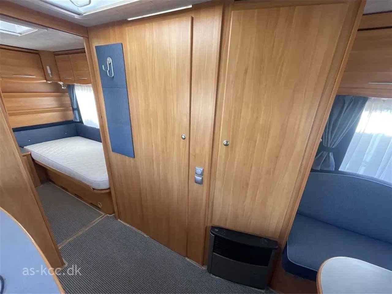 Billede 9 - 2006 - Adria Adora 512 UL   Adria Adora 512 UL.årg. 2006+ Markise og Mover 4 sovepladser, 5 siddepladser