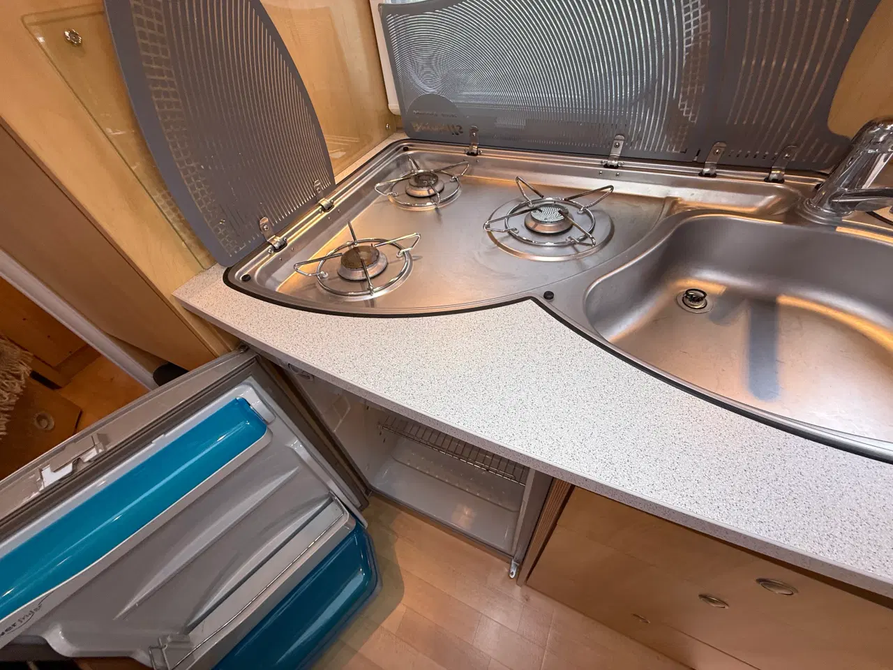 Billede 14 - 2007 Dethleffs Camper 500 / Med Air Con / Marquise