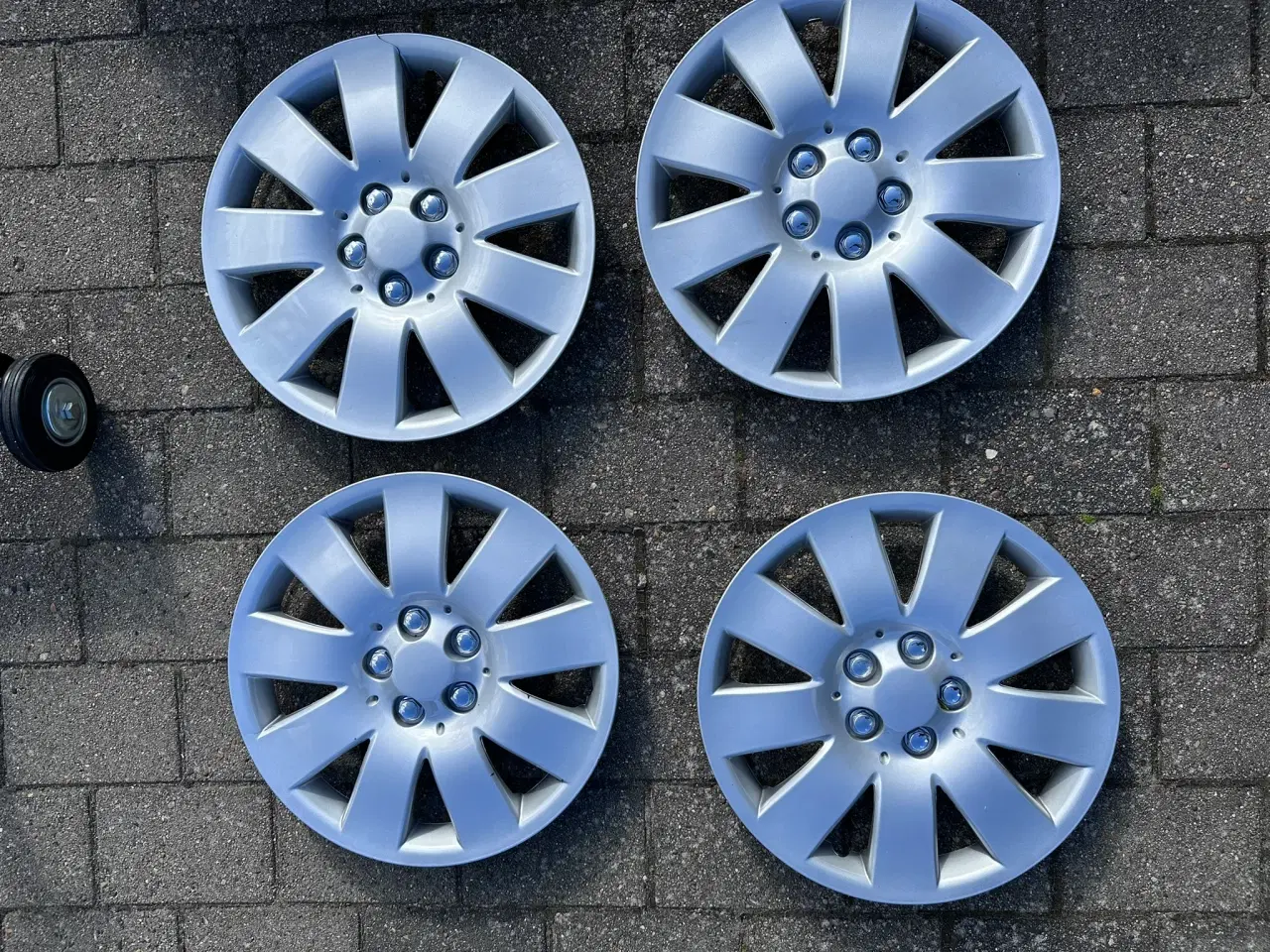 Billede 7 - Vinterhjul 15” – stålfælge, Yokohamadæk, hjulkapsl