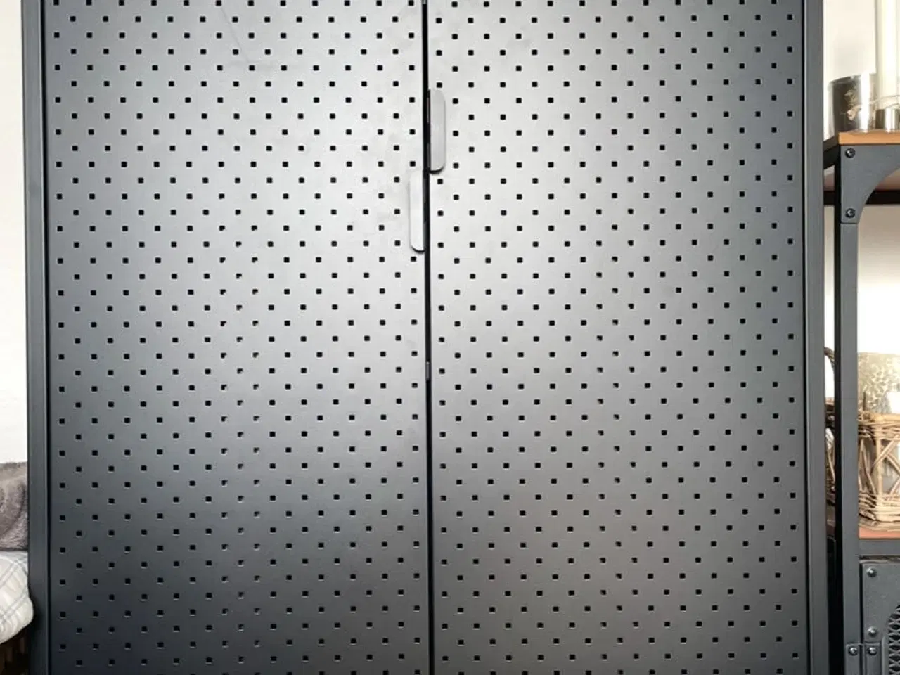 Billede 1 - VIRUM Skab VIRUM 2 låger sort