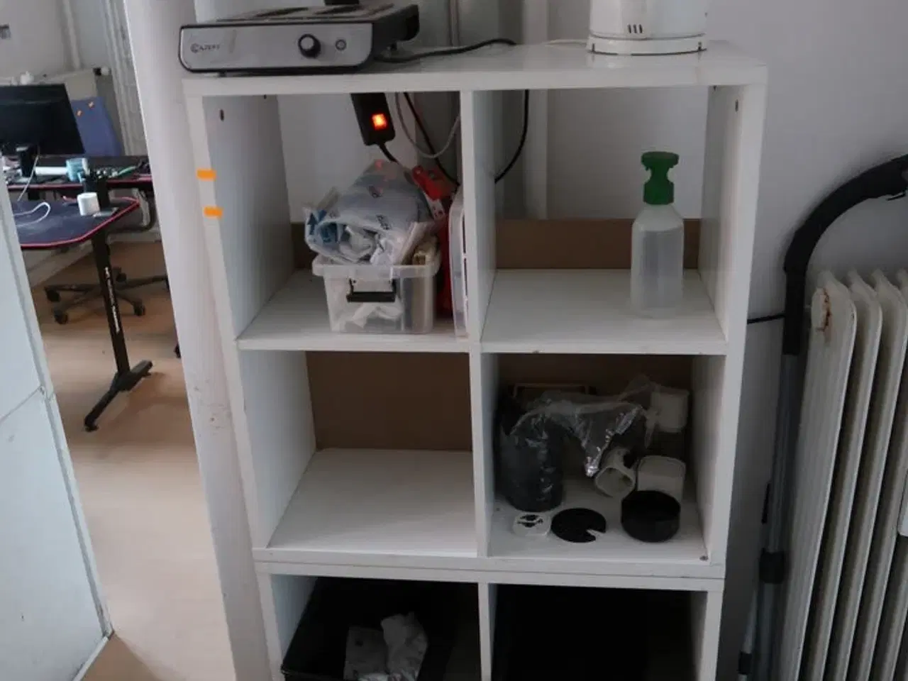 Billede 1 - Skuffemodul samt reol med indhold