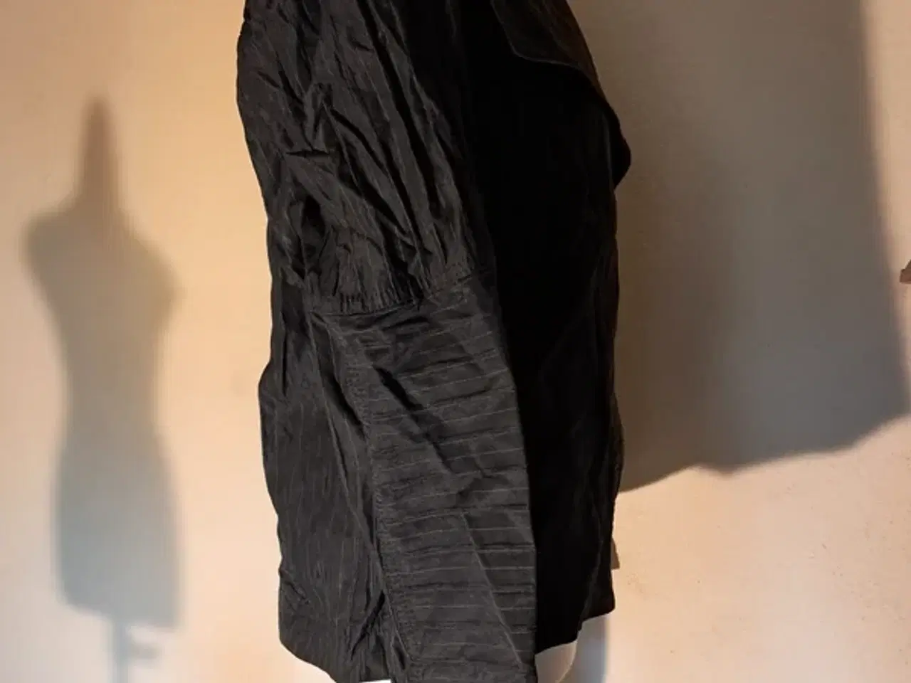 Billede 4 - Kello str. 42 sommerjakke