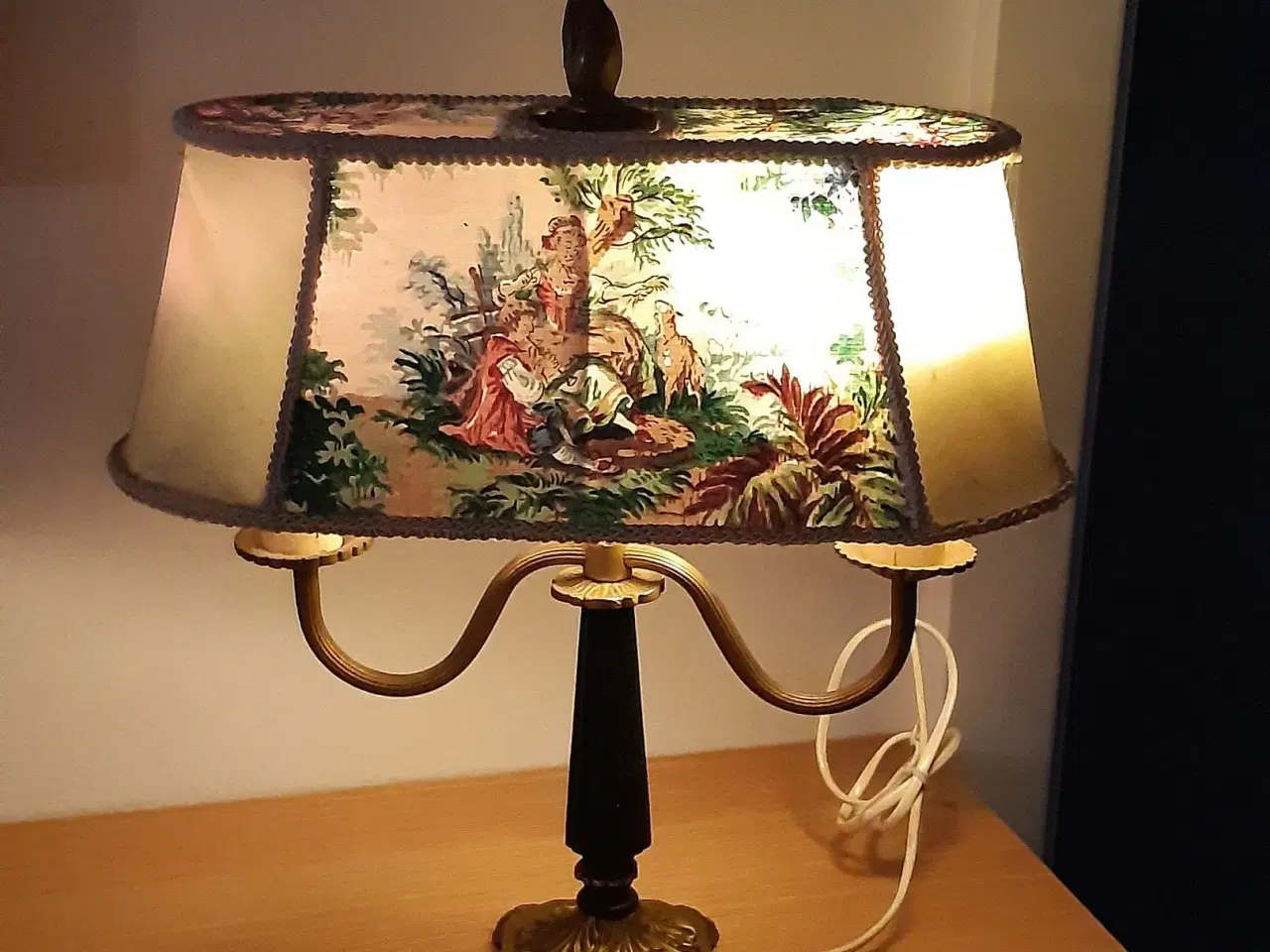 Billede 1 - Antik bord lampe