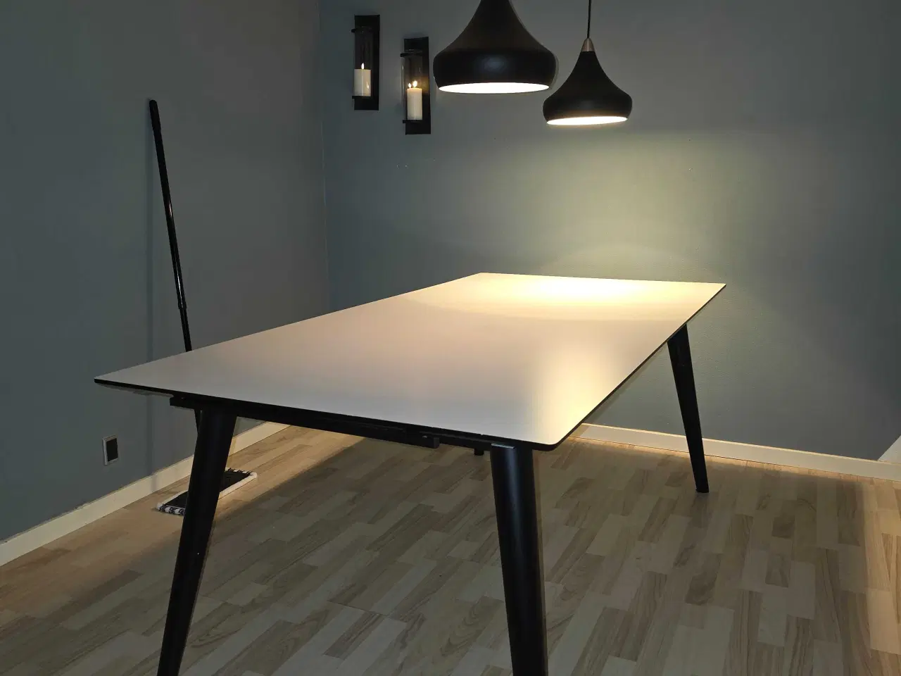 Billede 1 - Godt spisebord med god plads