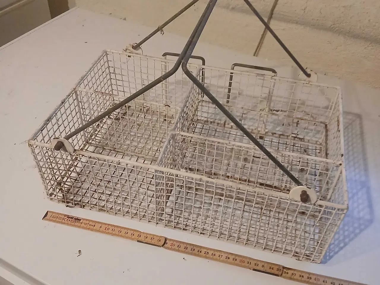 Billede 1 - Gl. Medicin kurv