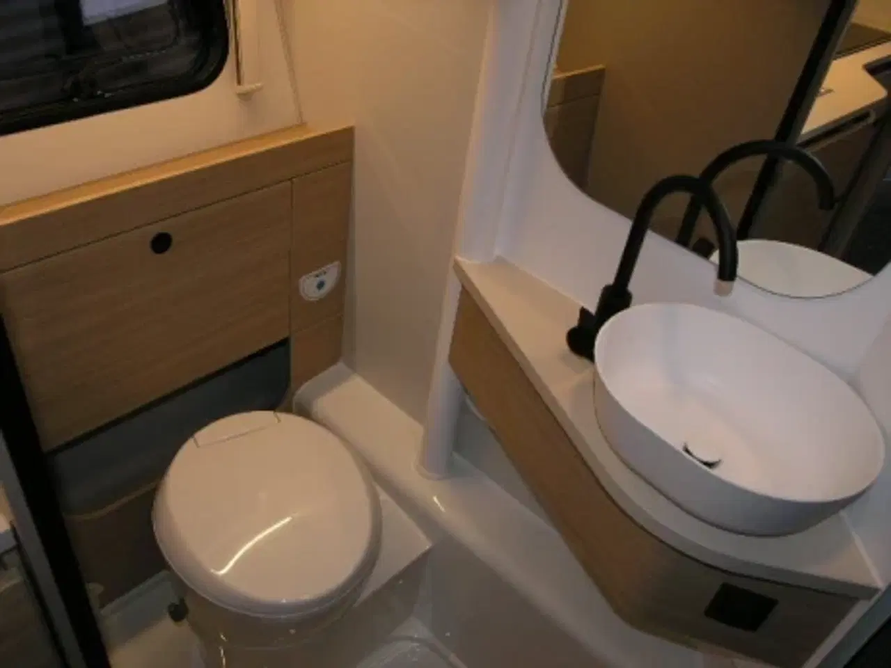 Billede 6 - Adria Action 391 LH