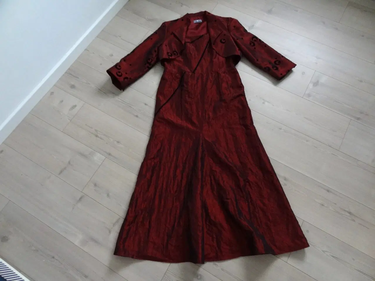 Billede 7 - Gallakjole, Elinette, Festkjole inkl. jakke str. M