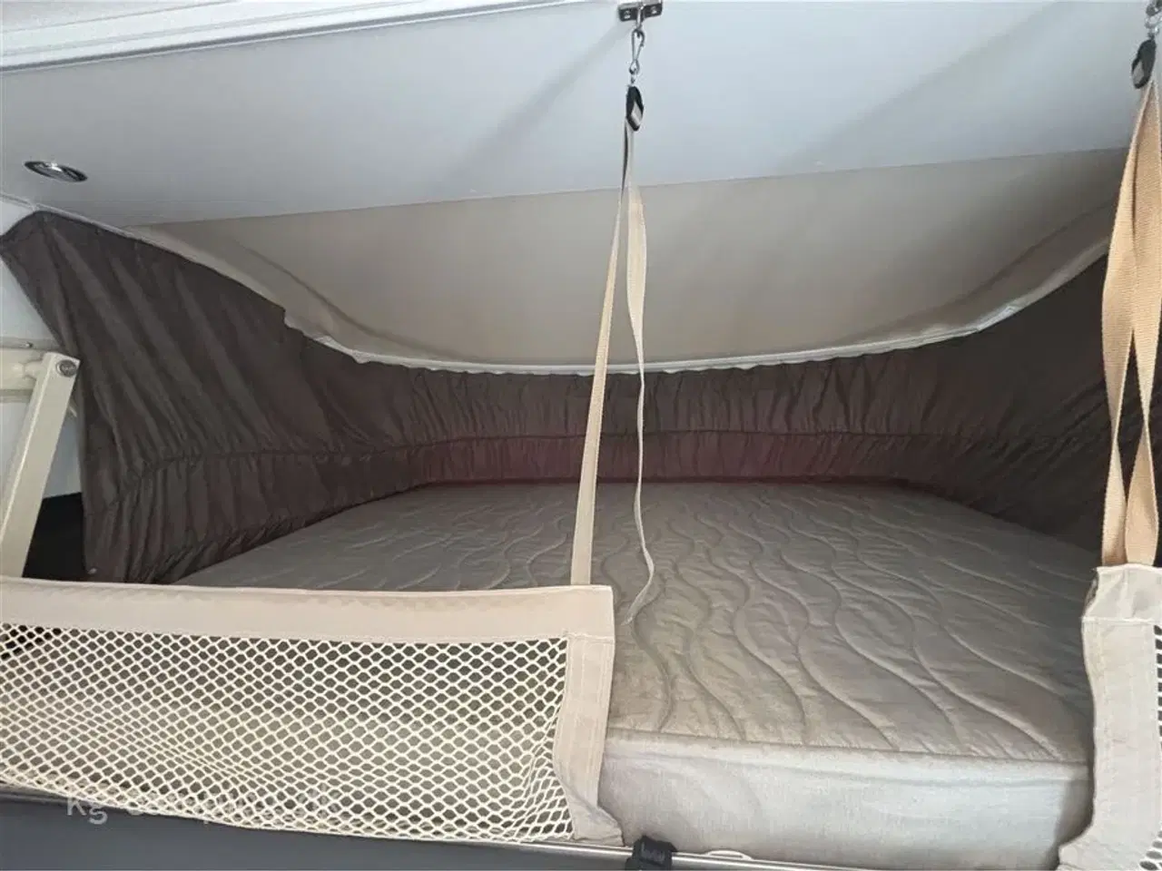 Billede 15 - 2022 - Benimar Amphitryon 998 4400 kg   Kraftfuld helintegreret autocamper med ALDE-varme og masser af komfort!
