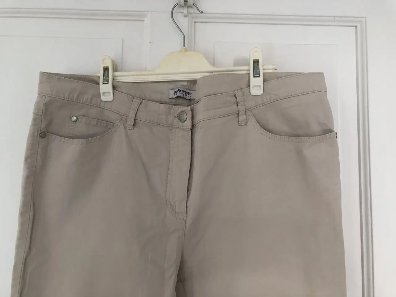 Billede 3 - 3/4 bukser. Gerry Weber, Model Irina.