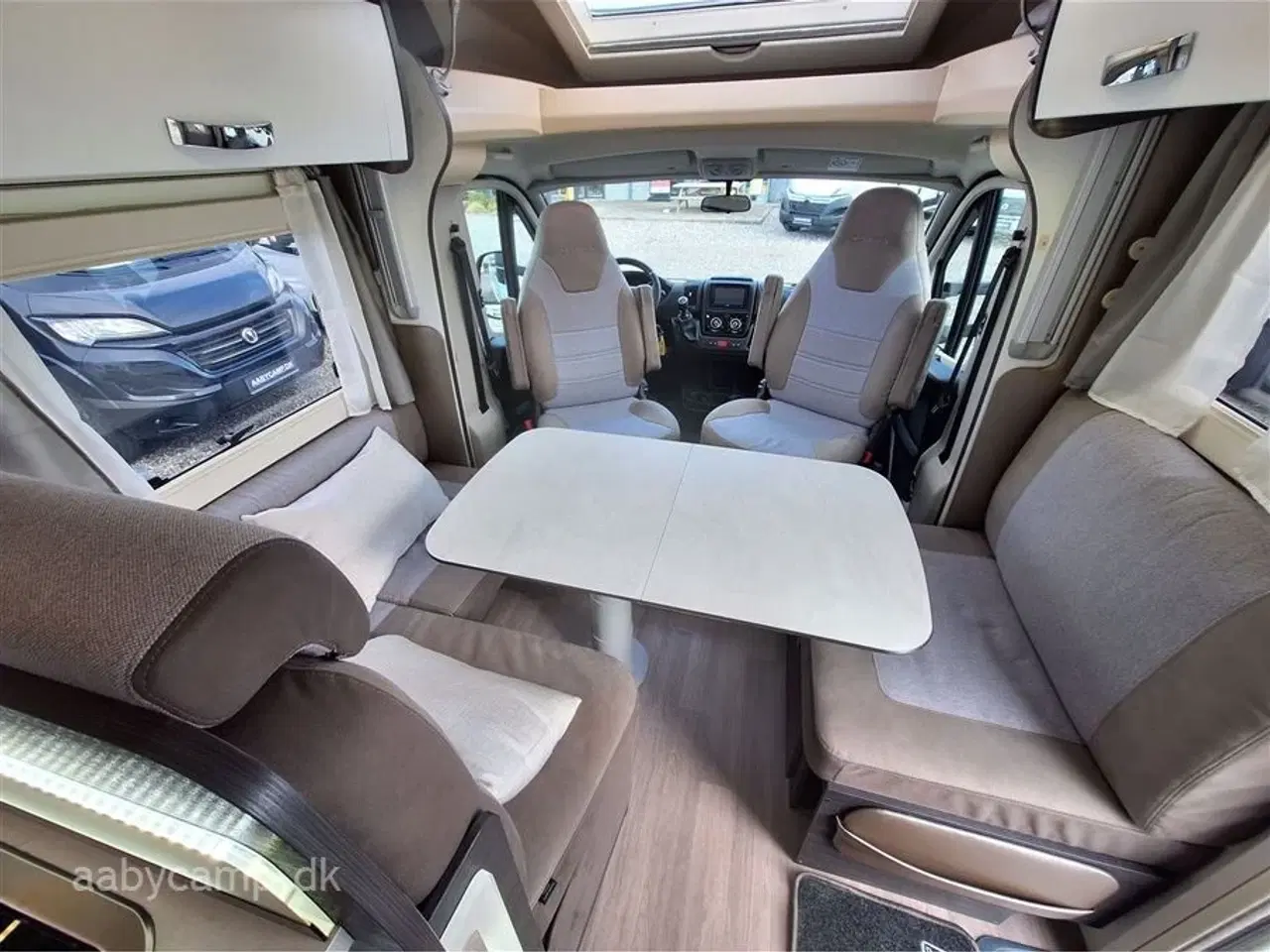 Billede 7 - 2020 - Benimar Mileo 296   QUEENSBED.SOLCELLER.INVERTER.A/C.STØTTEBEN.UDV. GASUDTAG.TV SAMT SOUNDBAR. UNDERVOGNSBEHANDLET. 5 SELEPLADSER