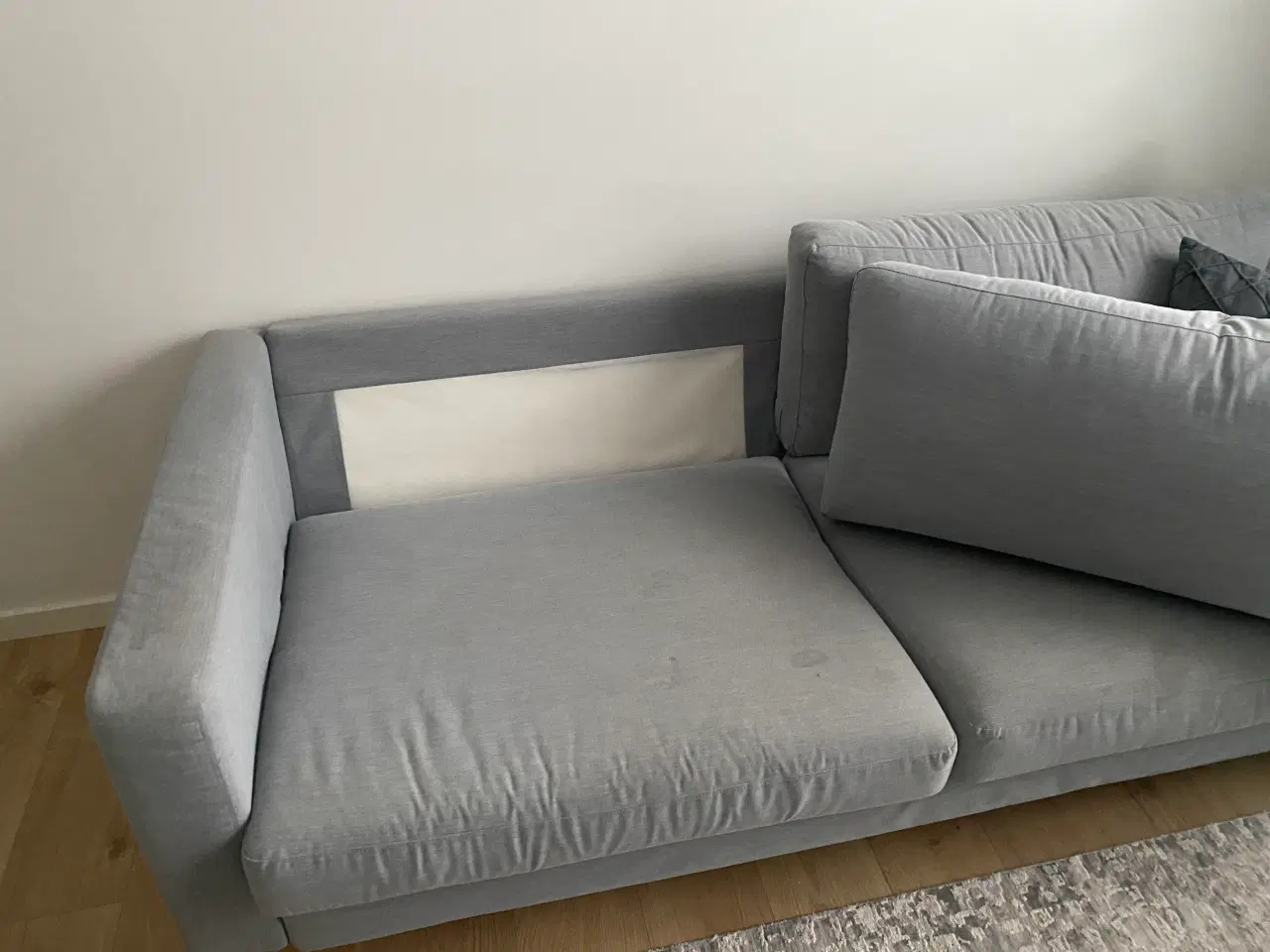 Billede 9 - Superlækker og behagelig stofsofa