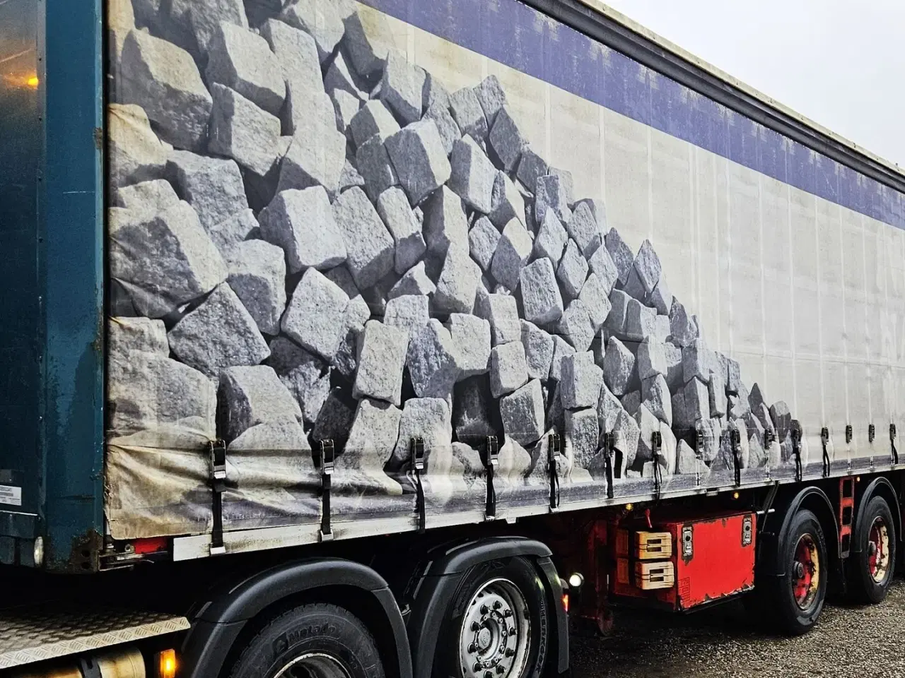 Billede 5 - Renders Gardintrailer / nysynet / 4 drejbare aksler / truckbeslag