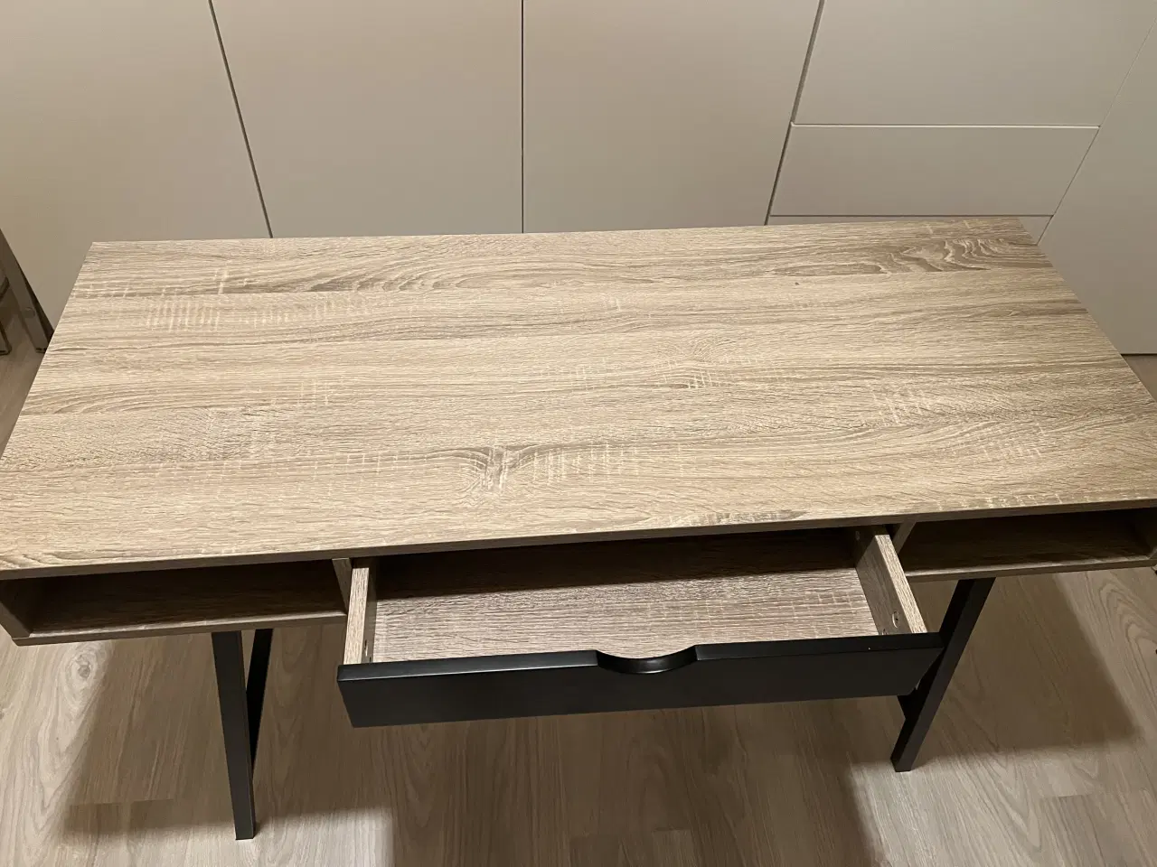 Billede 3 - Helt nyt skrivebord 