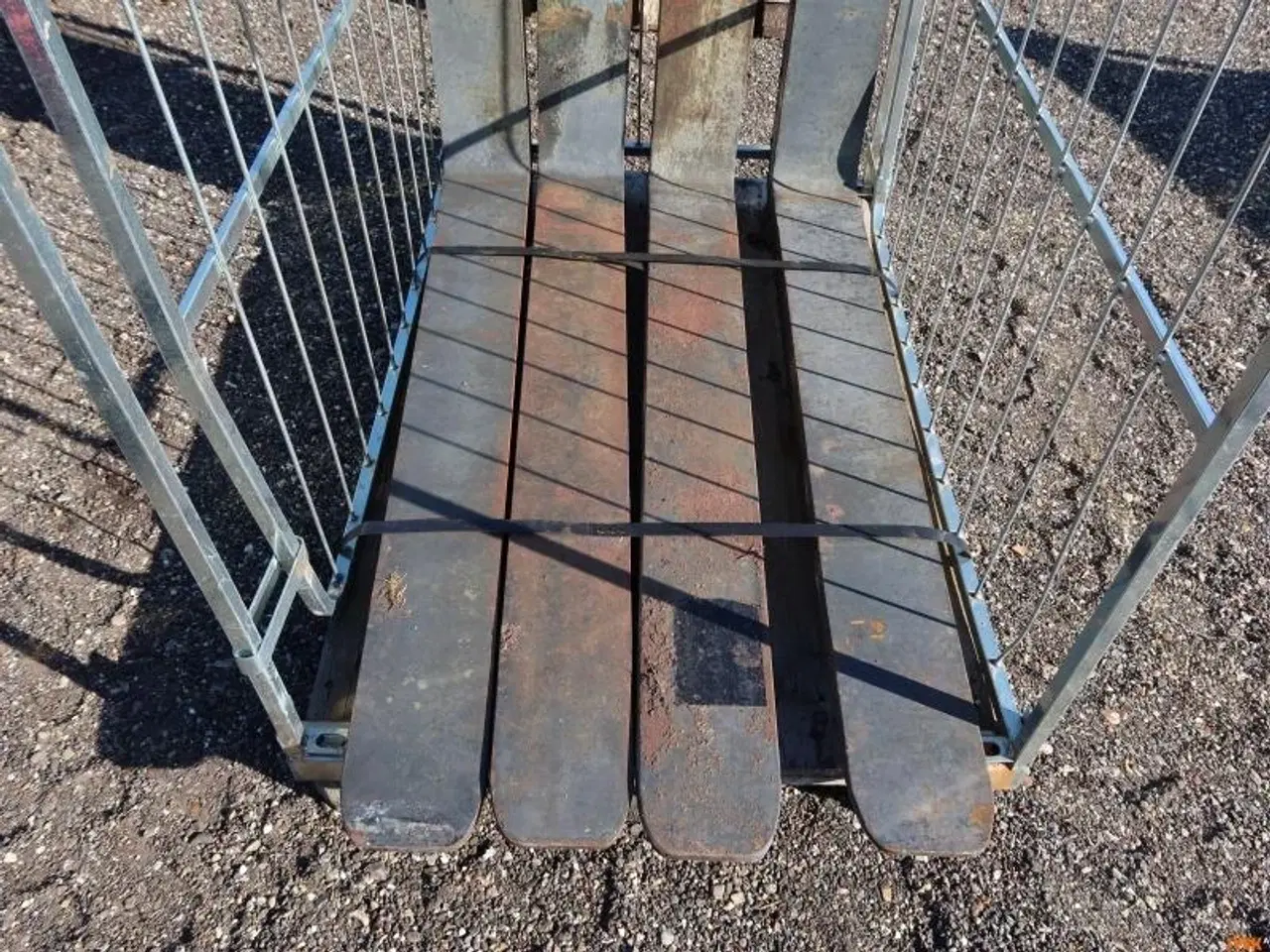 Billede 1 - PALLEGAFLER. 4 s