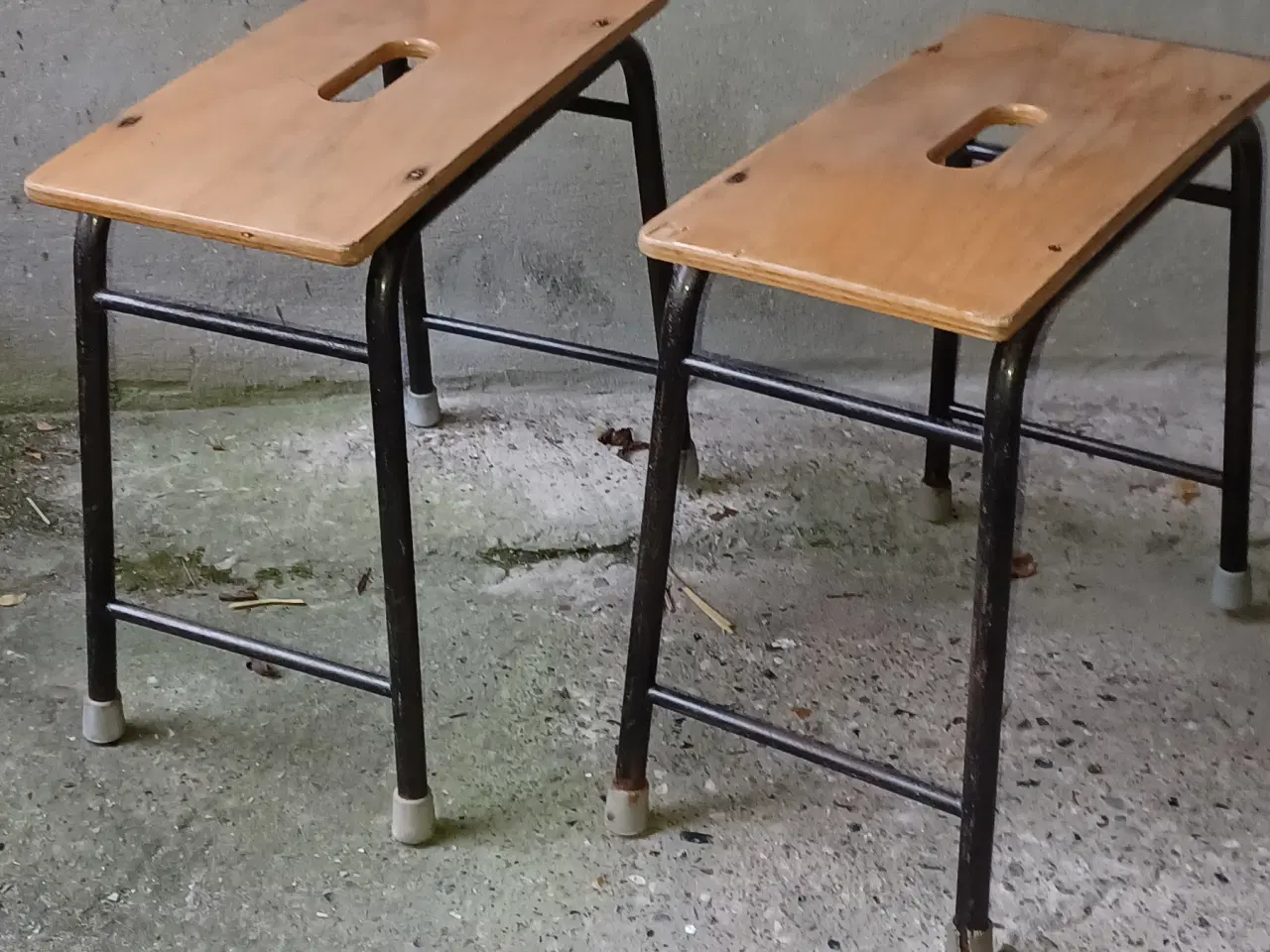 Billede 1 - Skole skamler i bøgetræ