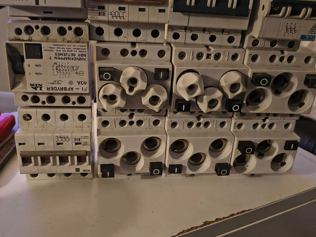 Billede 1 - Sikrings elementer til el-tavle.