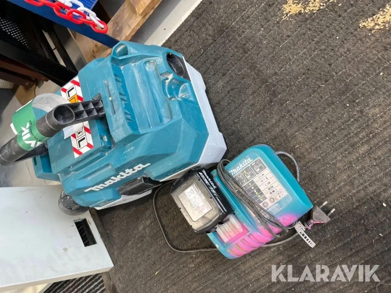 Billede 3 - Støvsuger med batteri og lader Makita LXT
