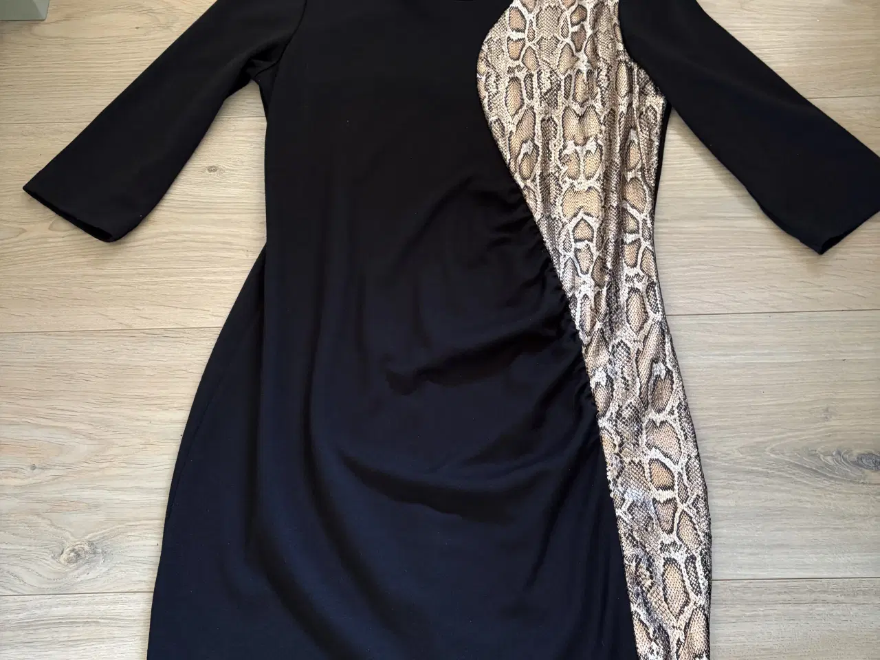 Billede 2 - Fest kjole eller hverdag