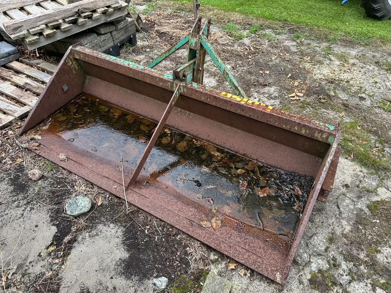 Billede 4 - Ældre landbrugsmaskiner sælges. 500kr pr. del.