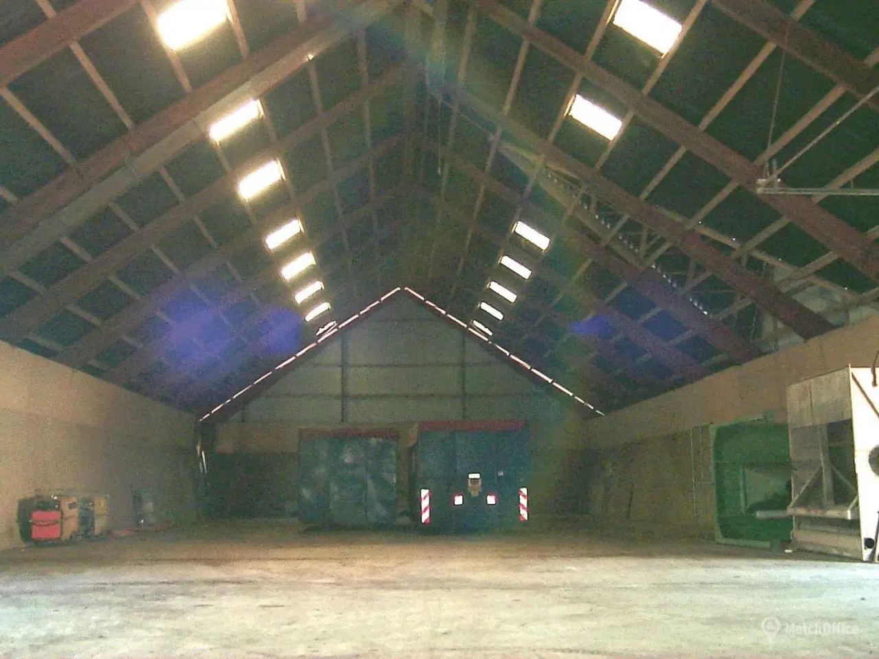 Billede 2 - Lager (1.050m2) med lille kontor/administrationslokale (12 m2) - Kan evt. opdeles.