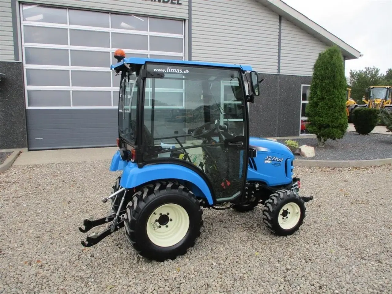Billede 12 - LS J27 HST Med kabine, frontlift og frontPTO