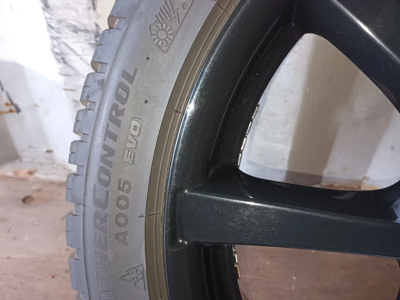 Billede 2 - Alufælge med dæk