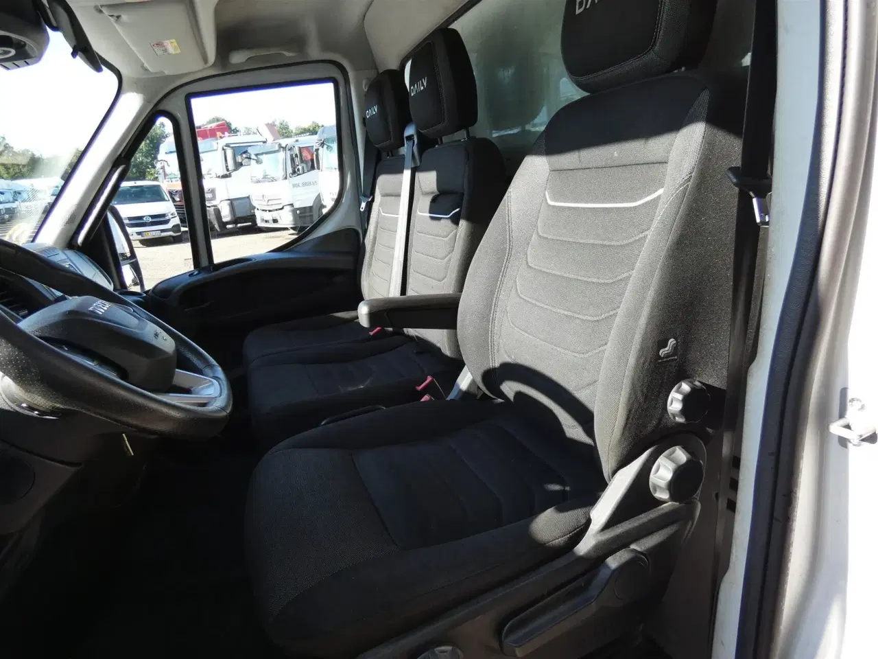 Billede 10 - Iveco Daily 35C18 4100mm 3,0 D 180HK Ladv./Chas. 8g Aut.