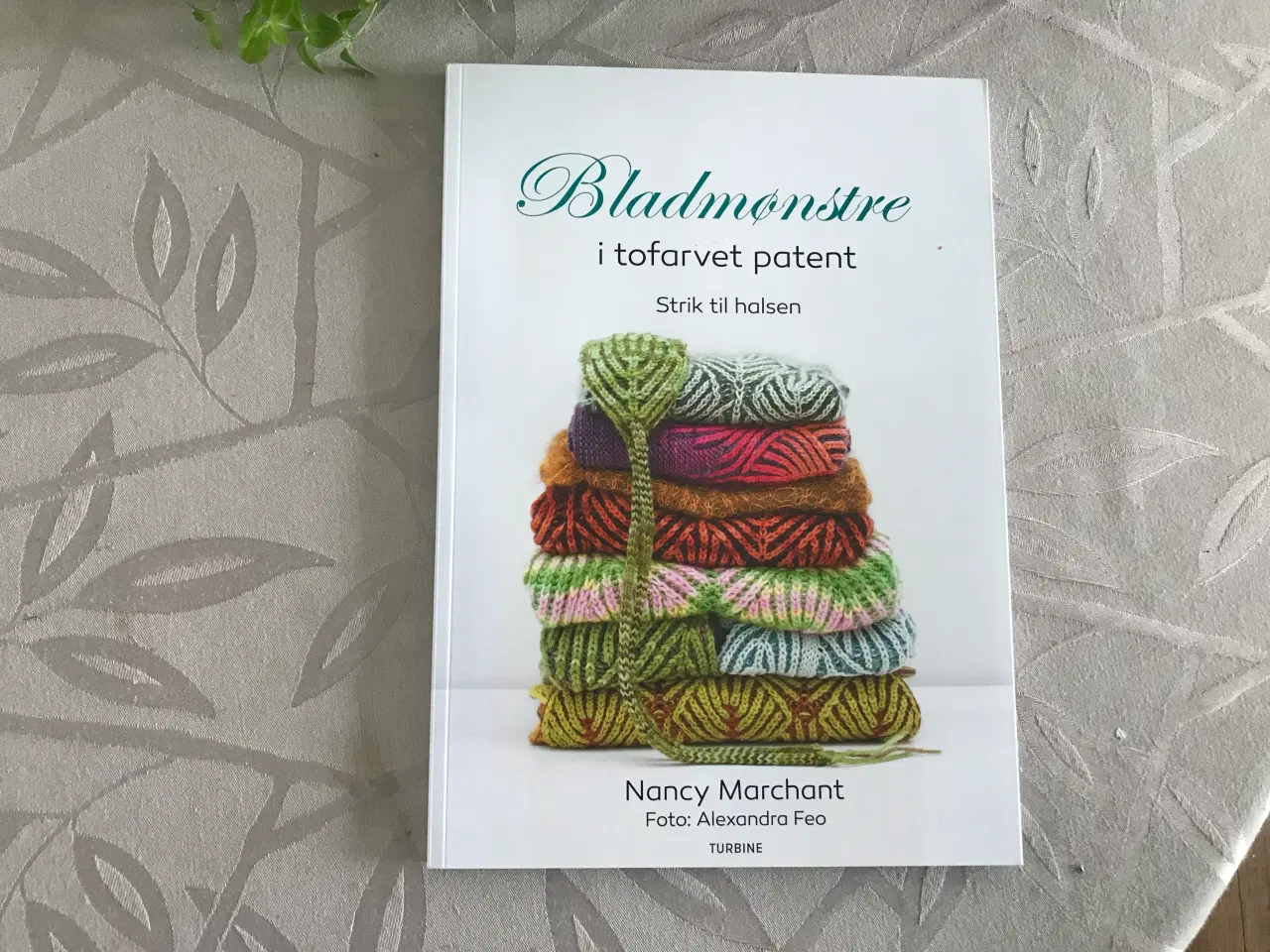 Billede 1 - Bladmønstre i tofarvet patent   - Nancy Marchant