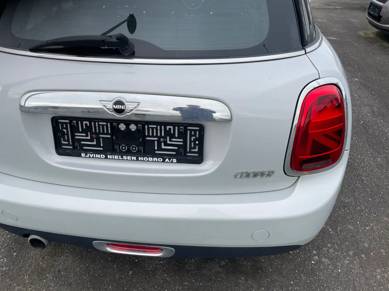 Billede 5 - Fin bil, udstyrsmodel med stort sol/glastag.