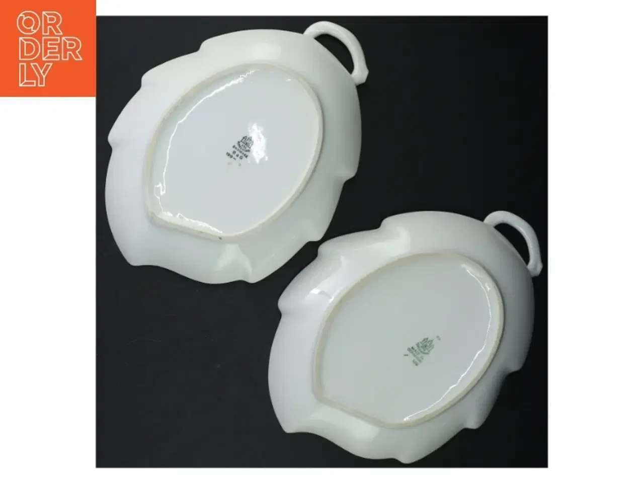 Billede 4 - To porcelænsfade med erantismotiv og guldkant fra B&G (str. 25 cm)