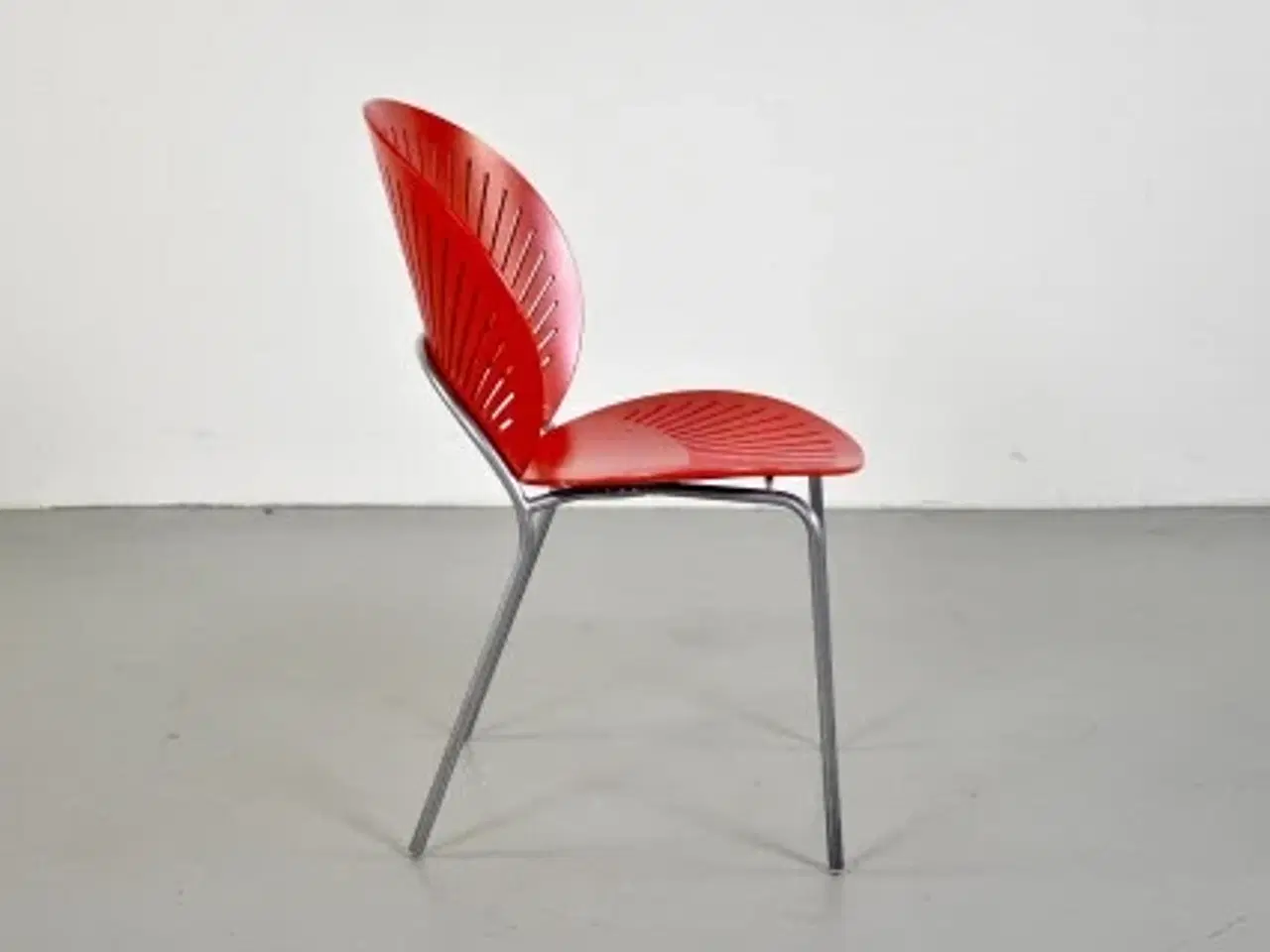 Billede 5 - Nanna ditzel trinidad stol i rød med gråt stel