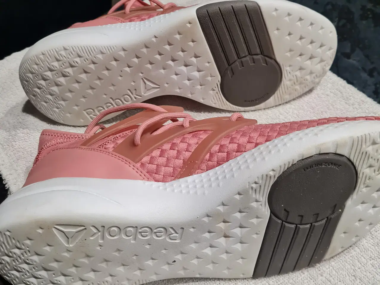Billede 2 - Reebok damesko / kun brugt få gange
