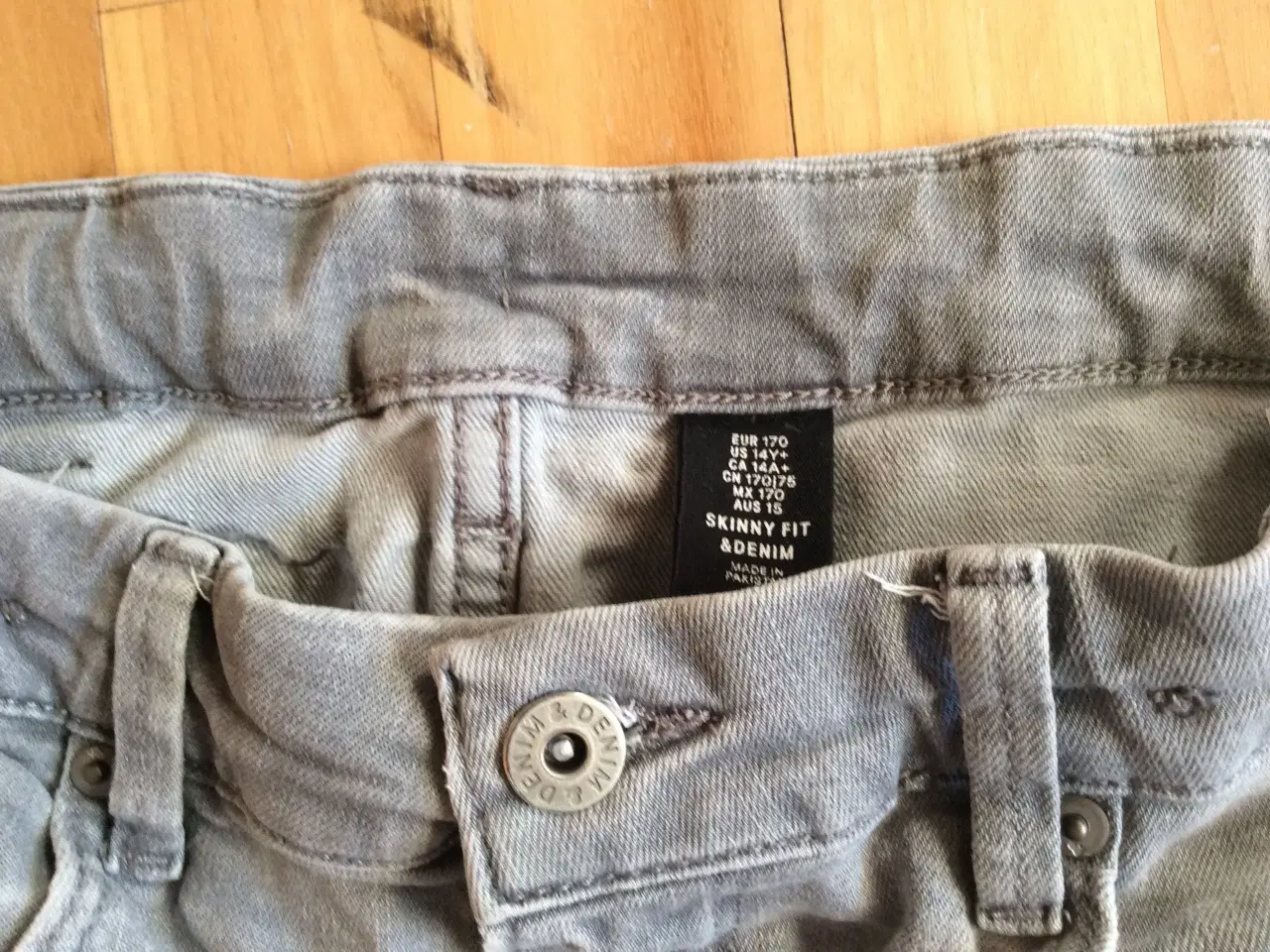 Billede 4 - Grå denim Jeans