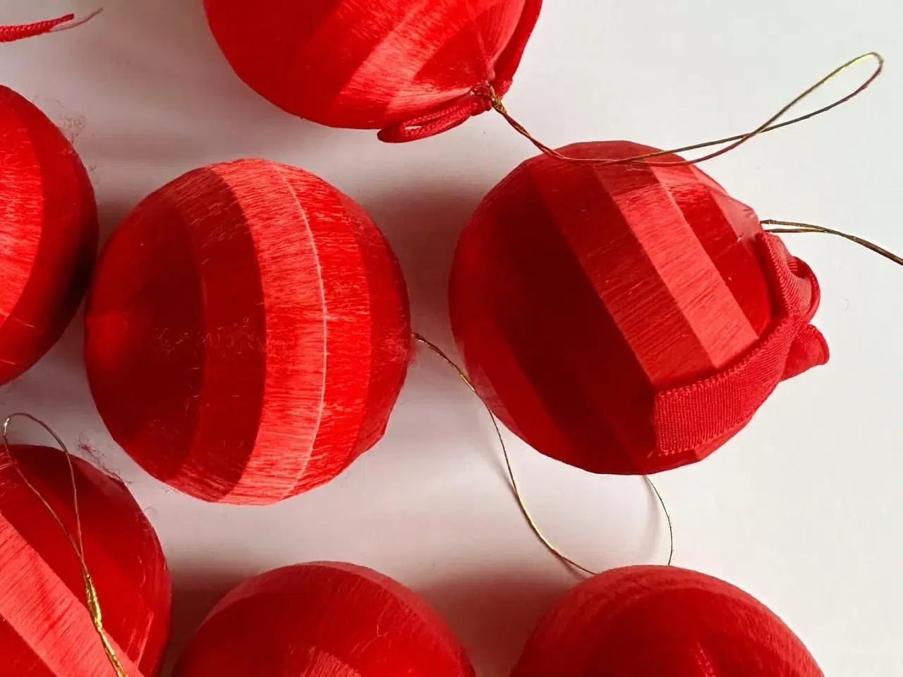 Billede 2 - Silkekugle m sløjfe, rød