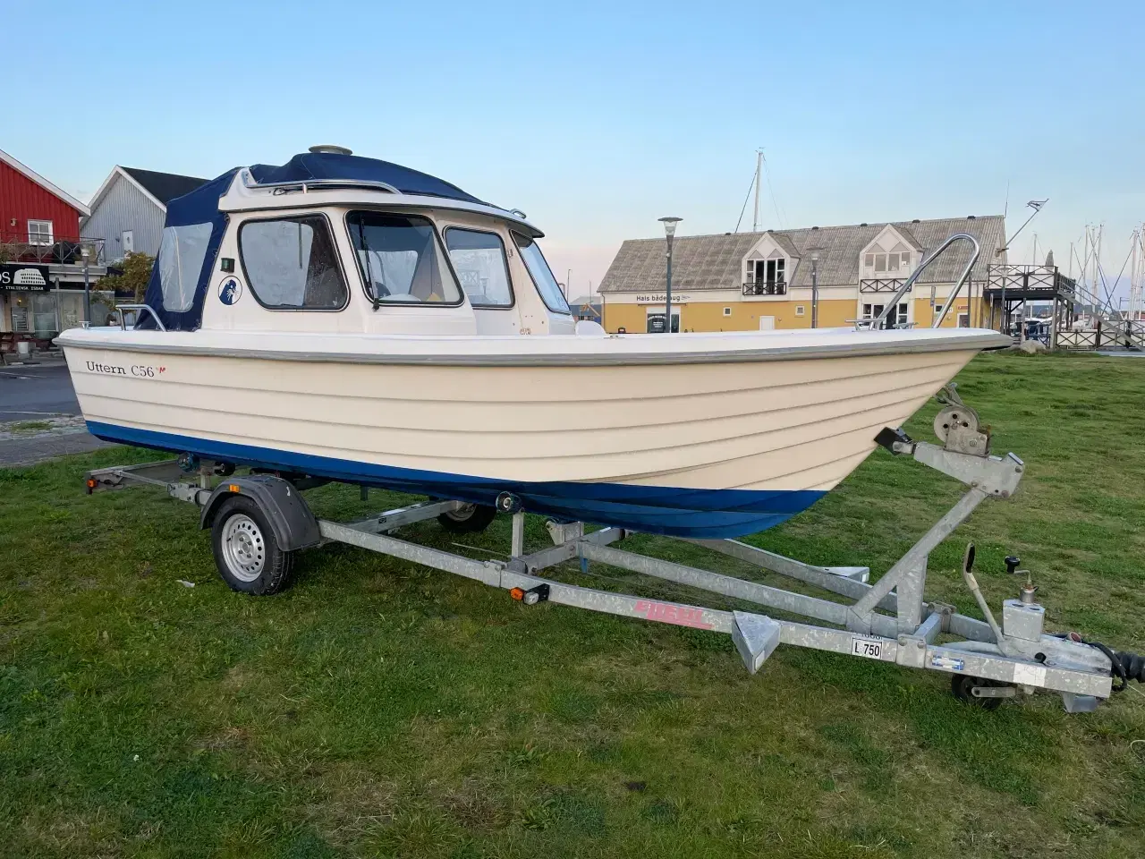 Billede 2 - Uttern C56 kabinebåd sælges incl. 40 hk. Mercury