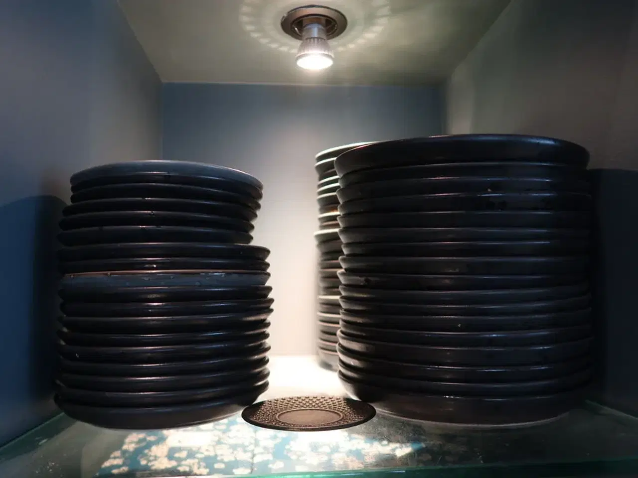 Billede 8 - 13 hylder med indhold