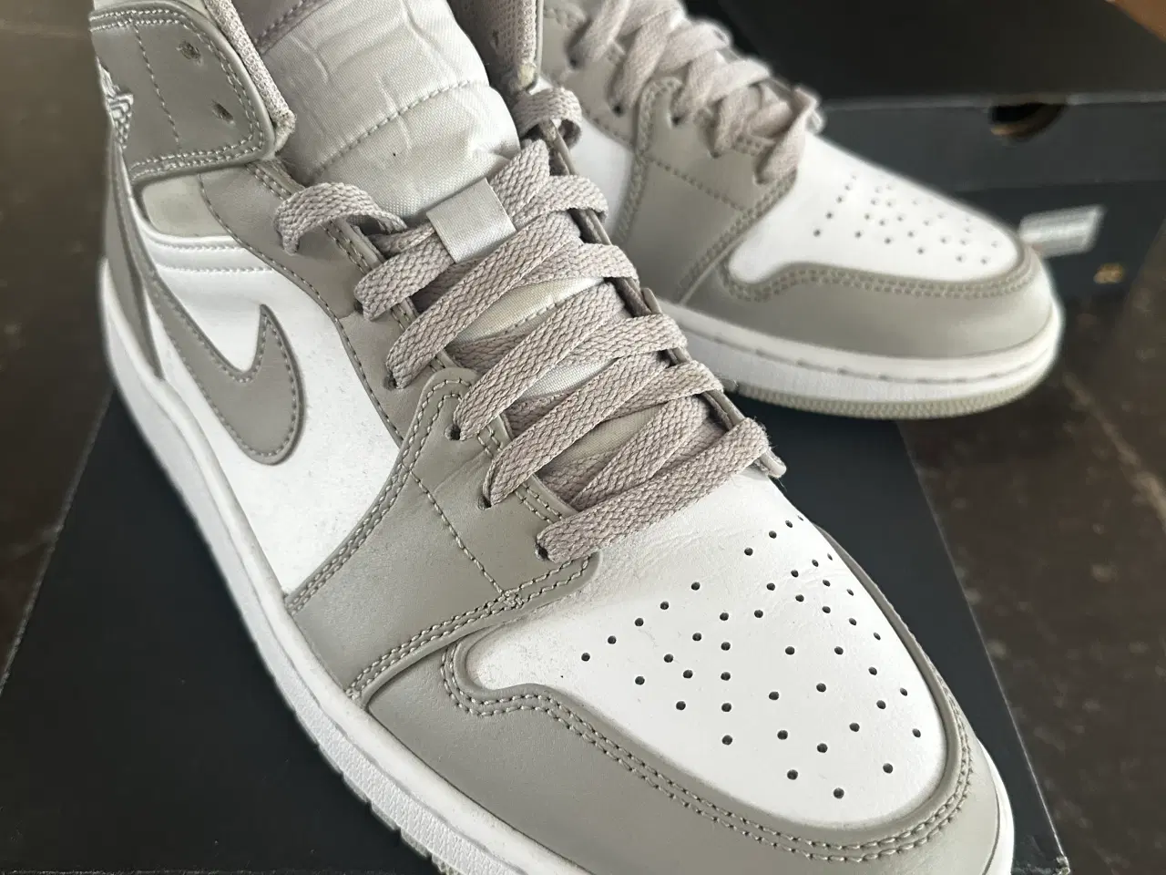 Billede 2 - Nike Air jorden 1 Mid Linen 