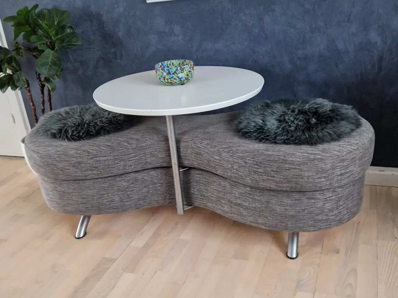 Billede 1 - 2 personers sofa med bord