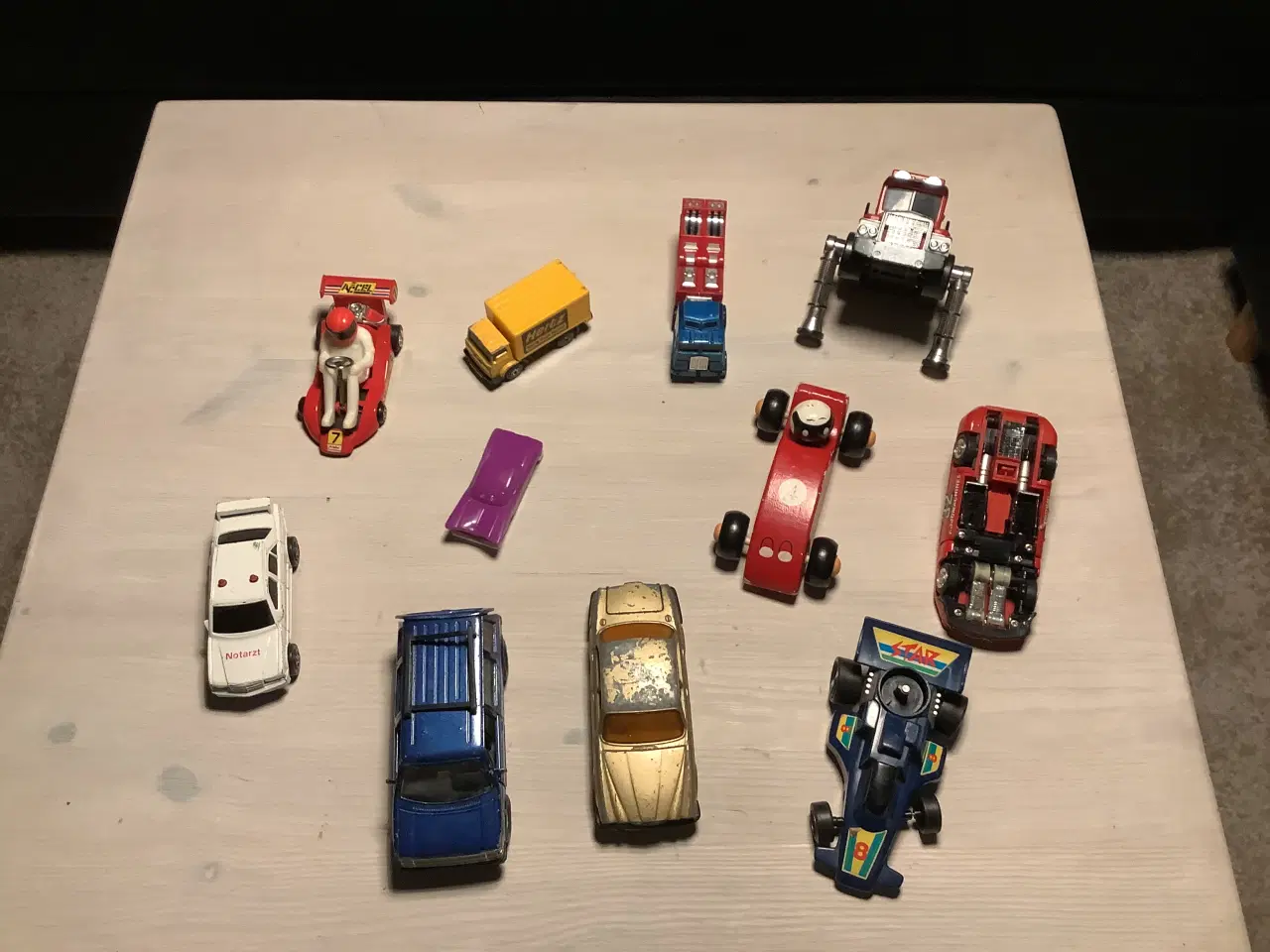 Billede 2 - Flere forskellige legetøjsbiler 