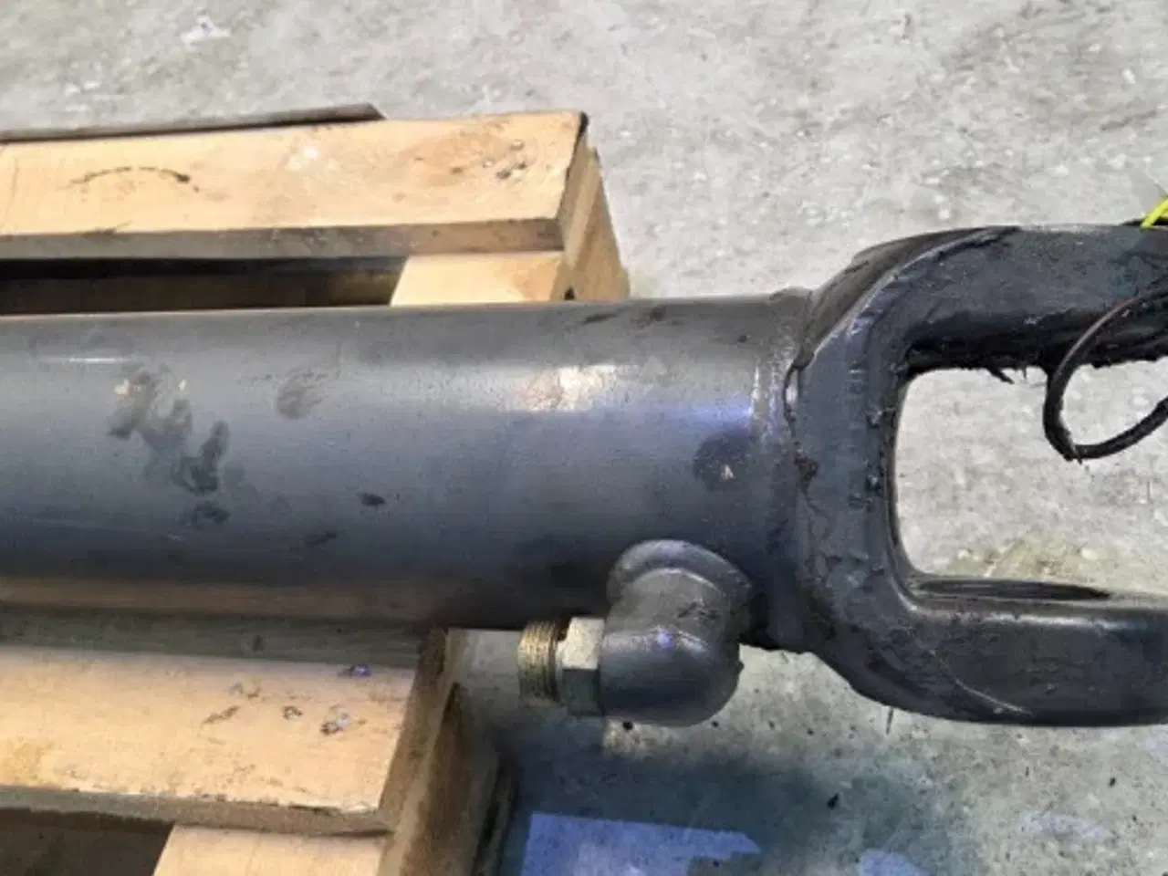 Billede 8 - New Holland LB115B Cylinder 87315531