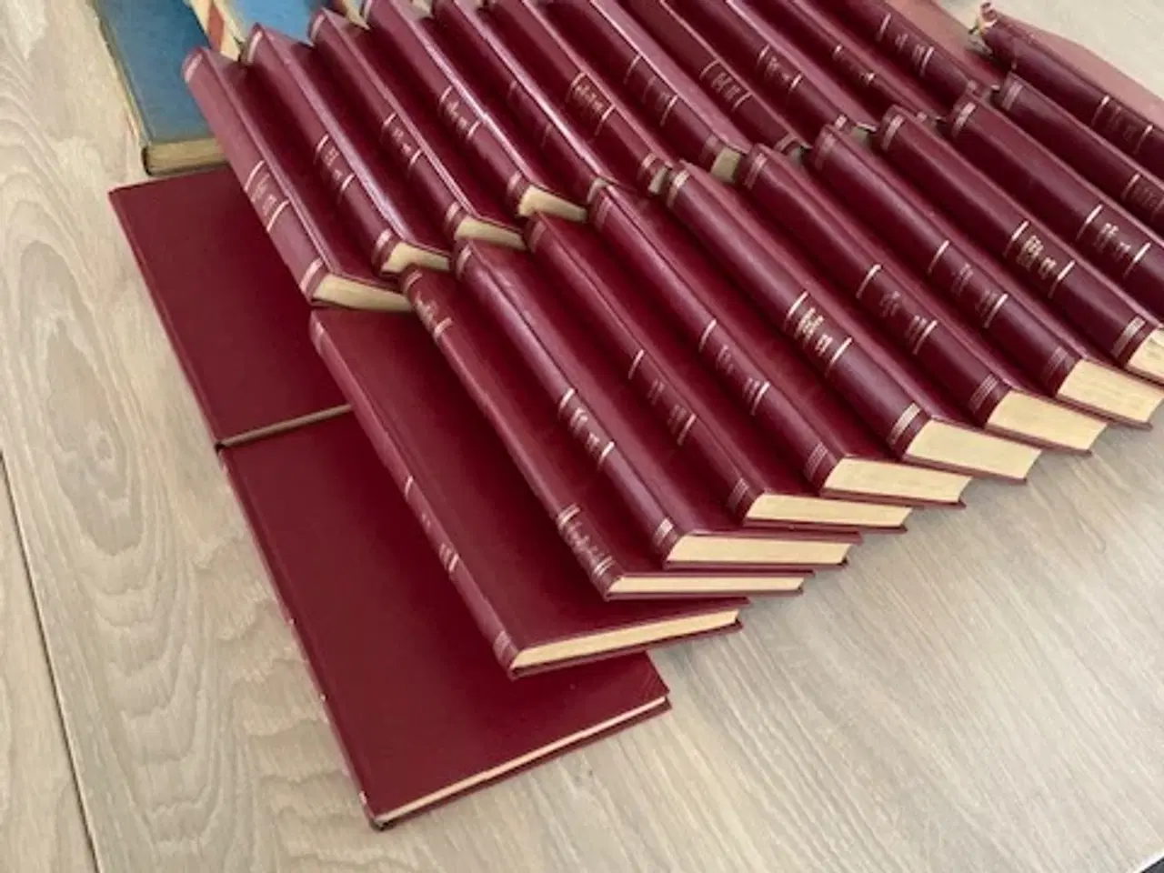 Billede 1 - Morten Korch Bøger 