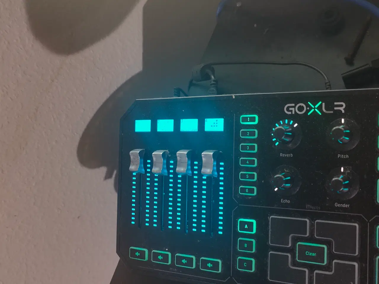 Billede 1 - En goxrl mixer som bruges til diverse