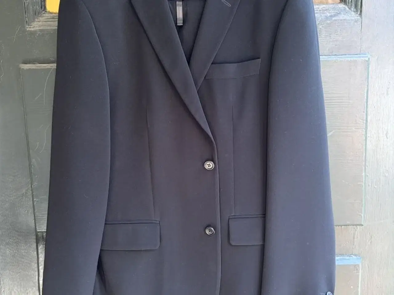 Billede 4 - Jakkesæt fra SAND. Mikrofibre, så det krøller ikke