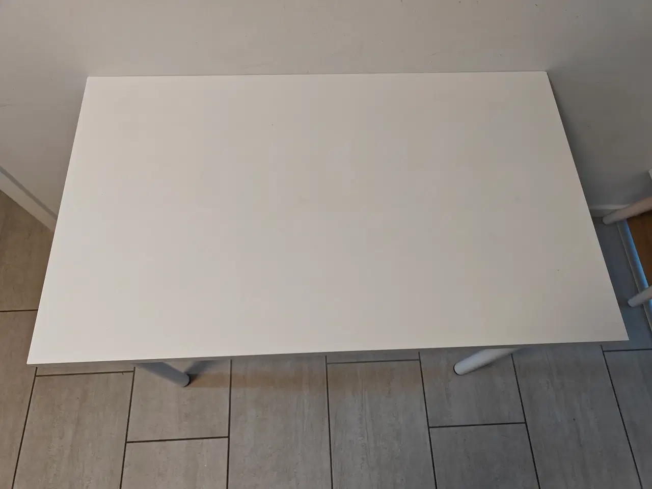 Billede 2 - Ikea Hvid Bordplade med Ben 100x60