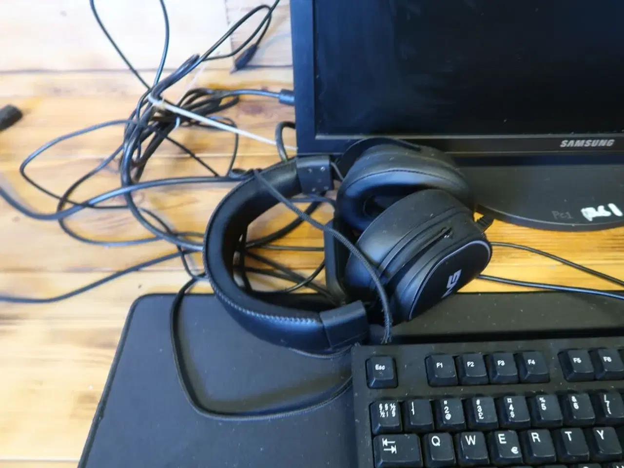 Billede 8 - Samsung SyncMaster B2240 22" skærm + keyboard, mus, headset & gamerstol