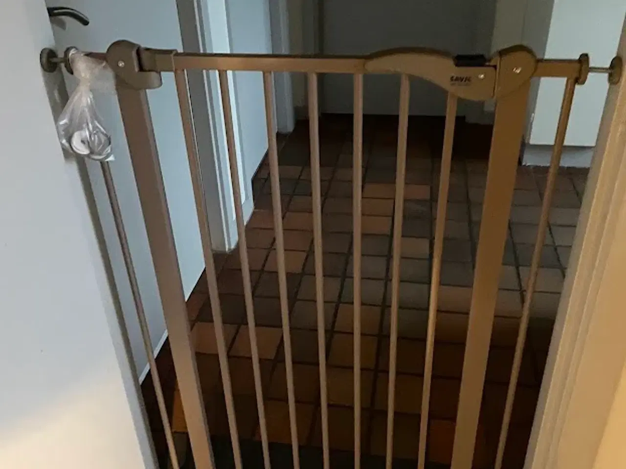 Billede 1 - gitter til dør