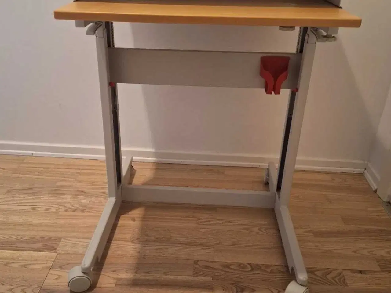 Billede 3 - Lille computerbord/skrivebord