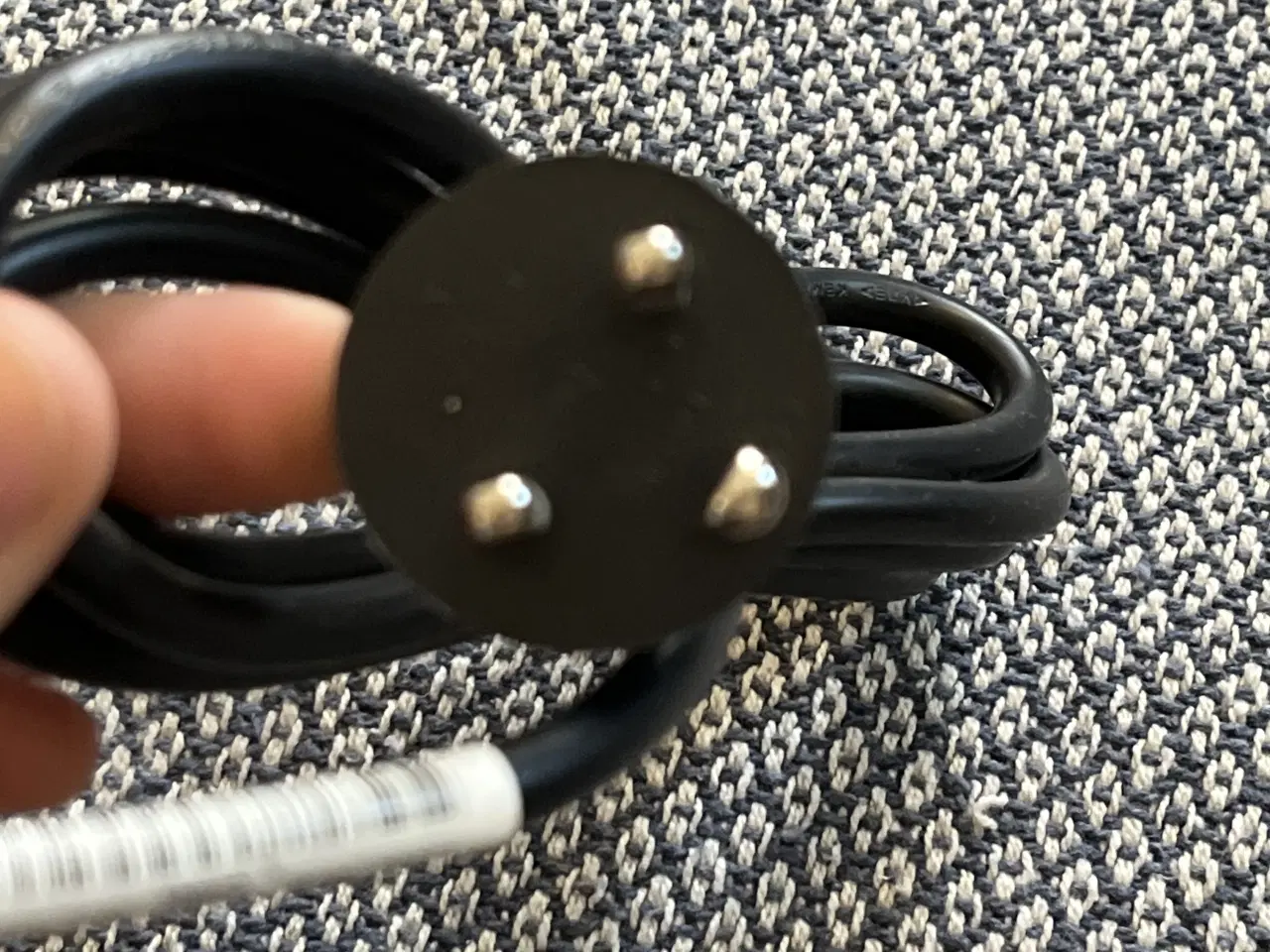 Billede 3 - Strømkabel / netledning til PC strømstik. Vinklet 